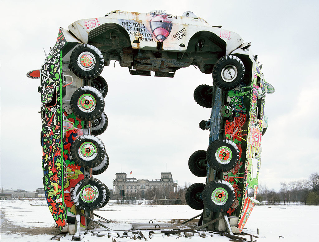 Skulptur im Brachland