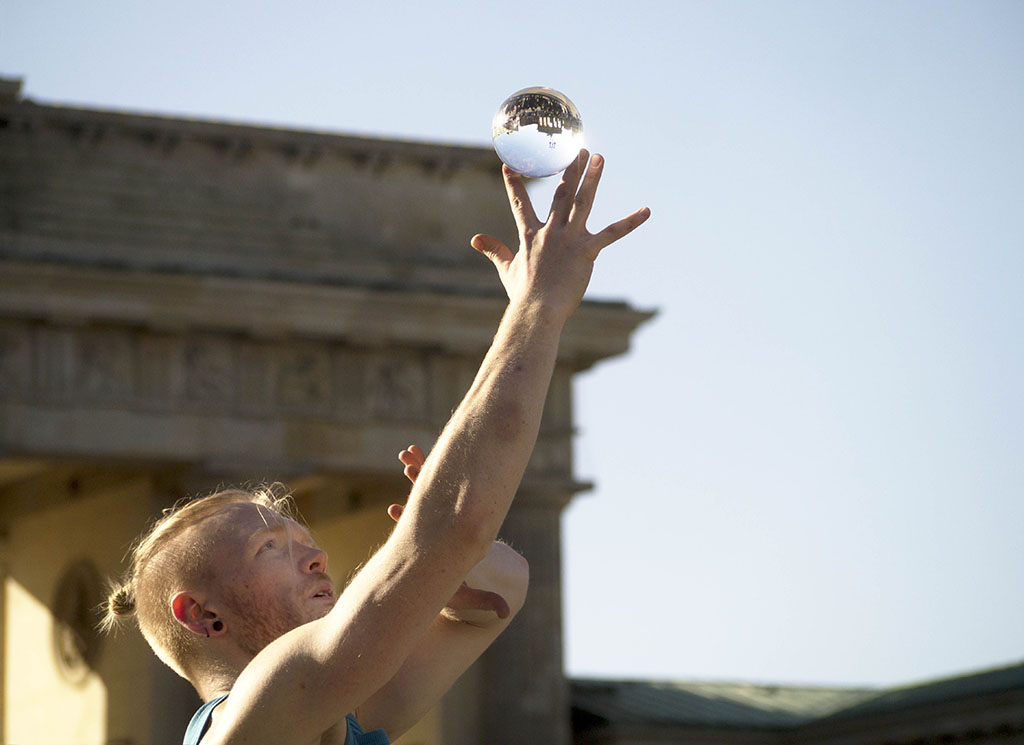 Strassenkünstler vor demm Brandenburger Tor